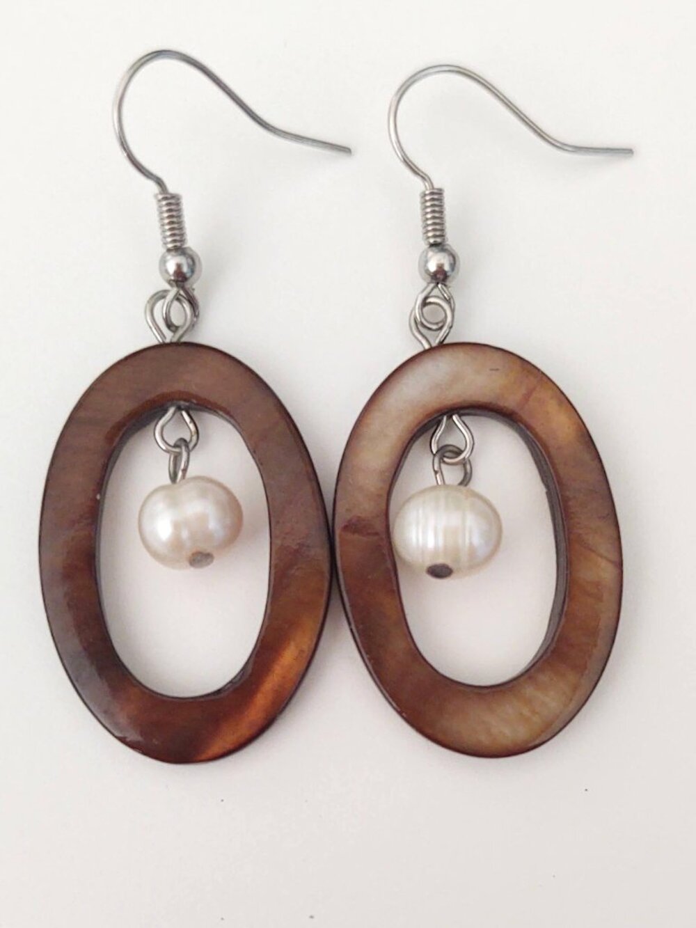 Polished shell and pearl earrings